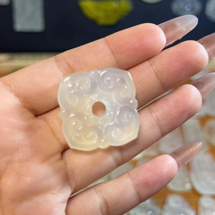 岫玉未镶嵌岫玉白冰挂件四方平安如意扣