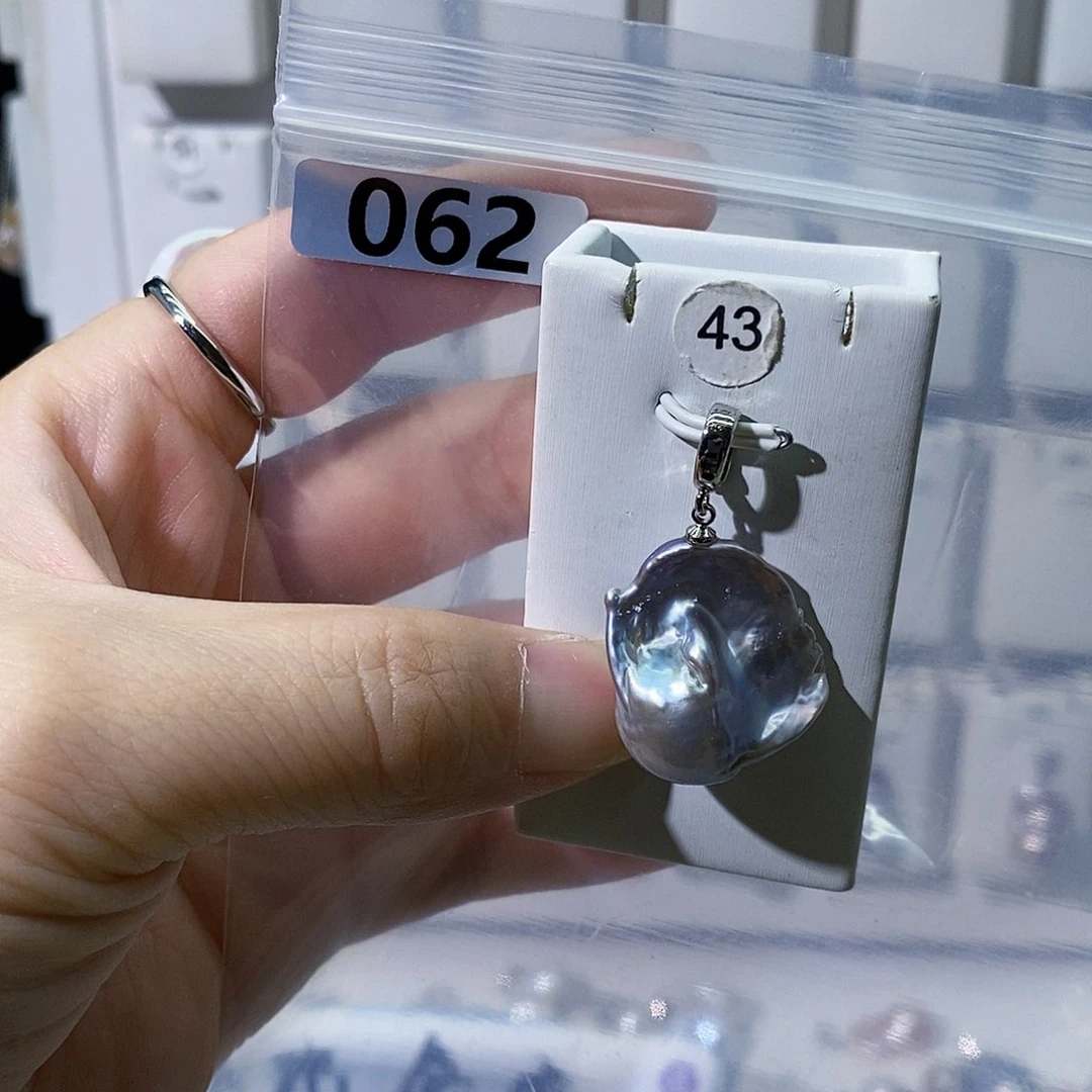 淡水珍珠合金颈饰