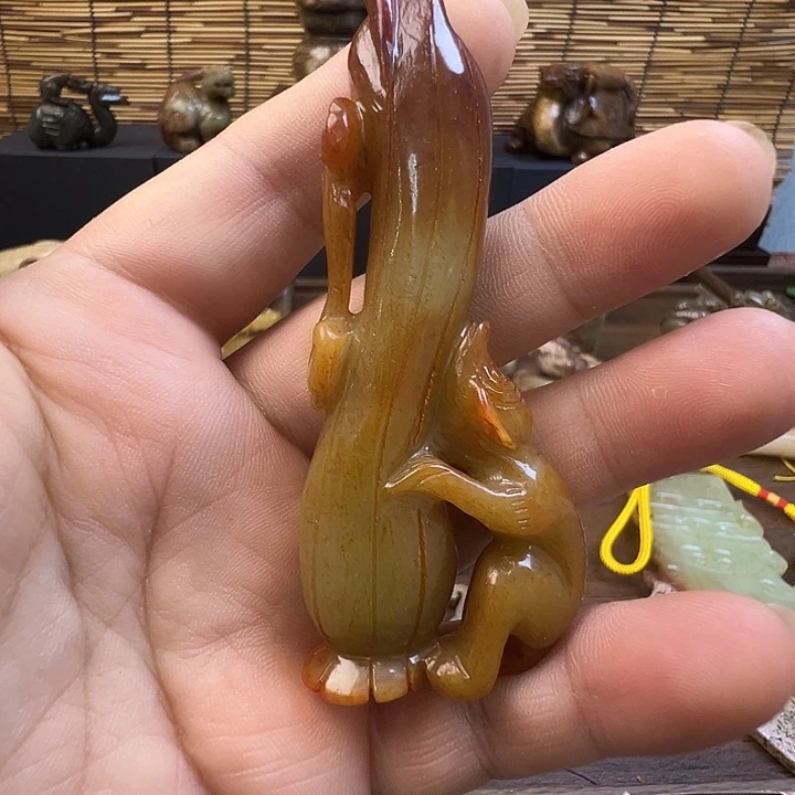 三***哥未镶嵌和田玉（糖玉）挂件