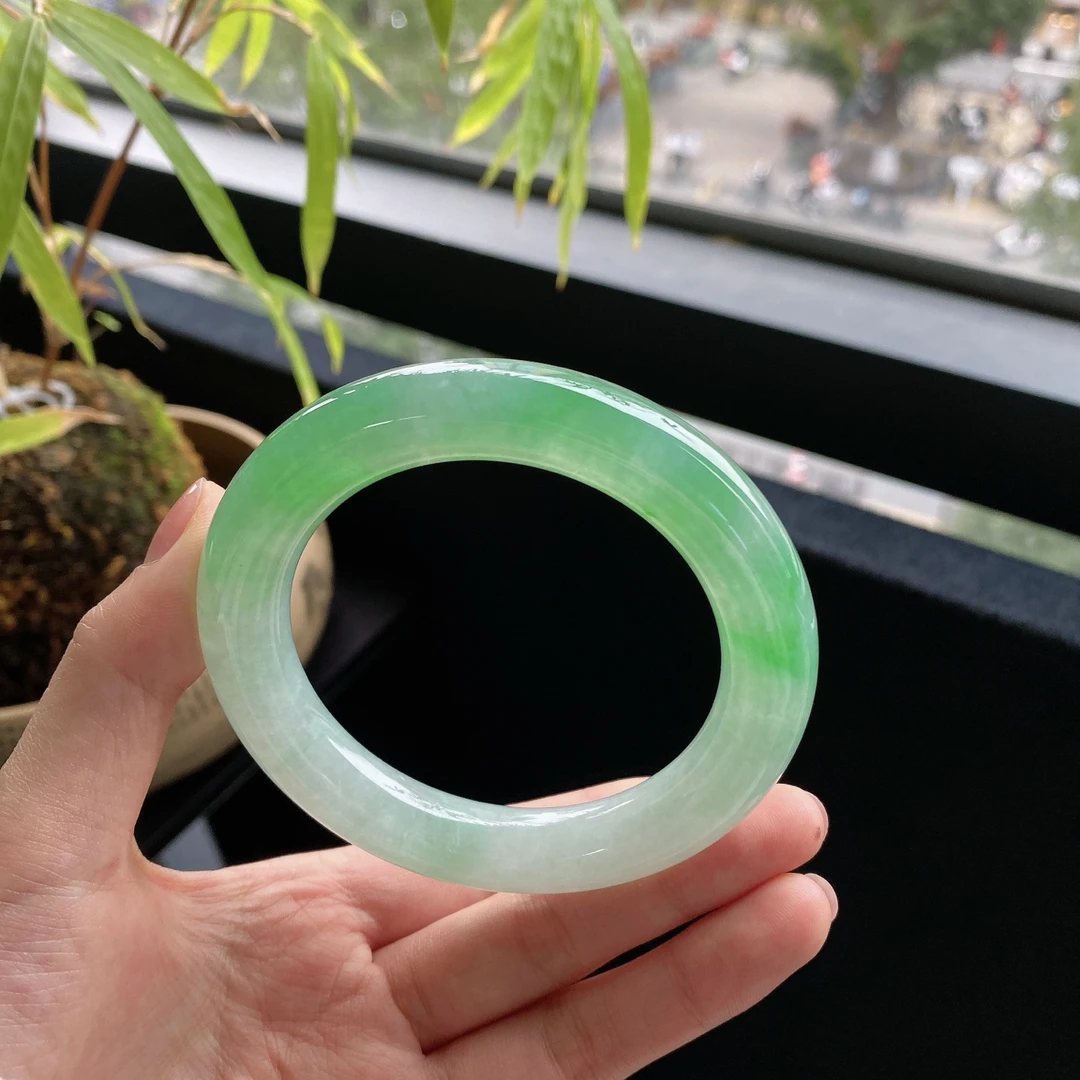 好色珠宝 圈口58缅甸老坑A货冰糯种阳绿圆条女款翡翠手镯