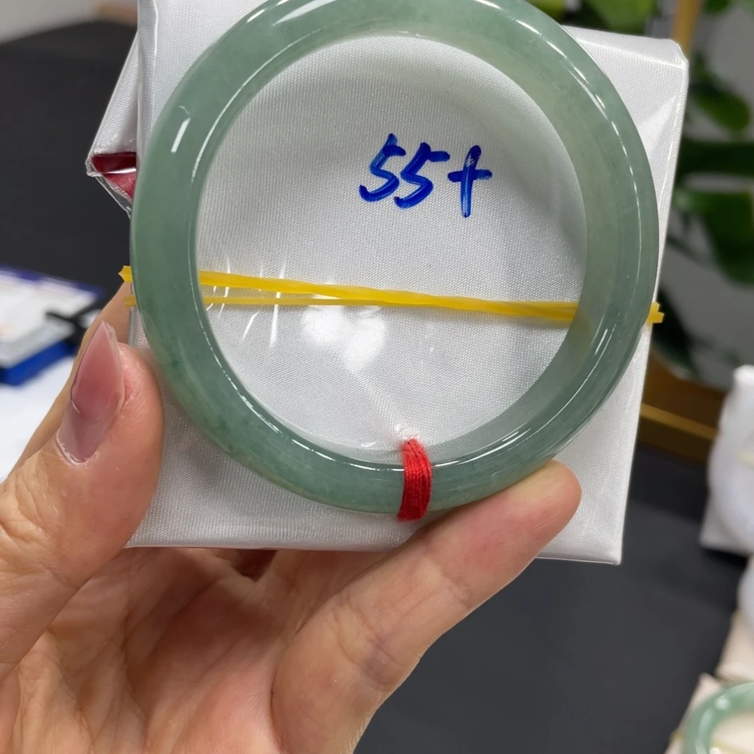 翡翠未镶嵌手镯翡翠