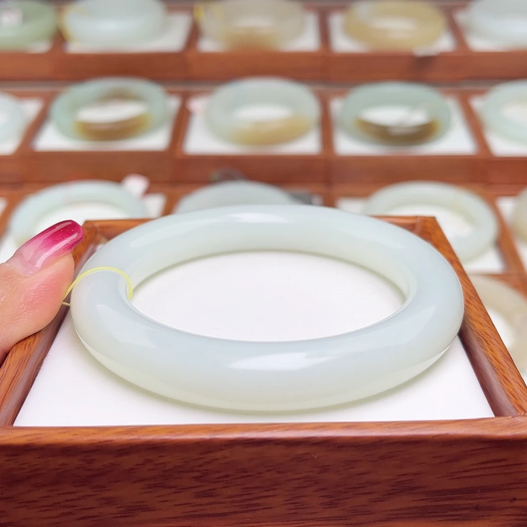 和田玉手镯未镶嵌61.9