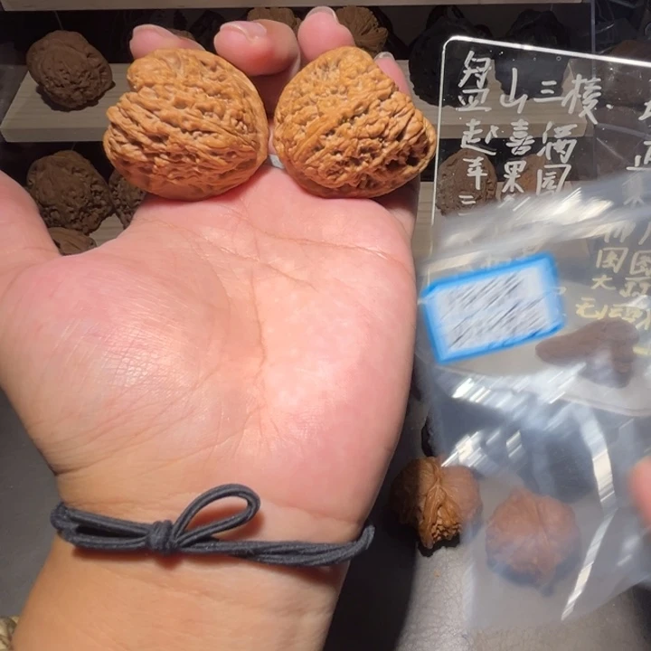 文玩核桃吊坠39天使之翼南疆默认有黄