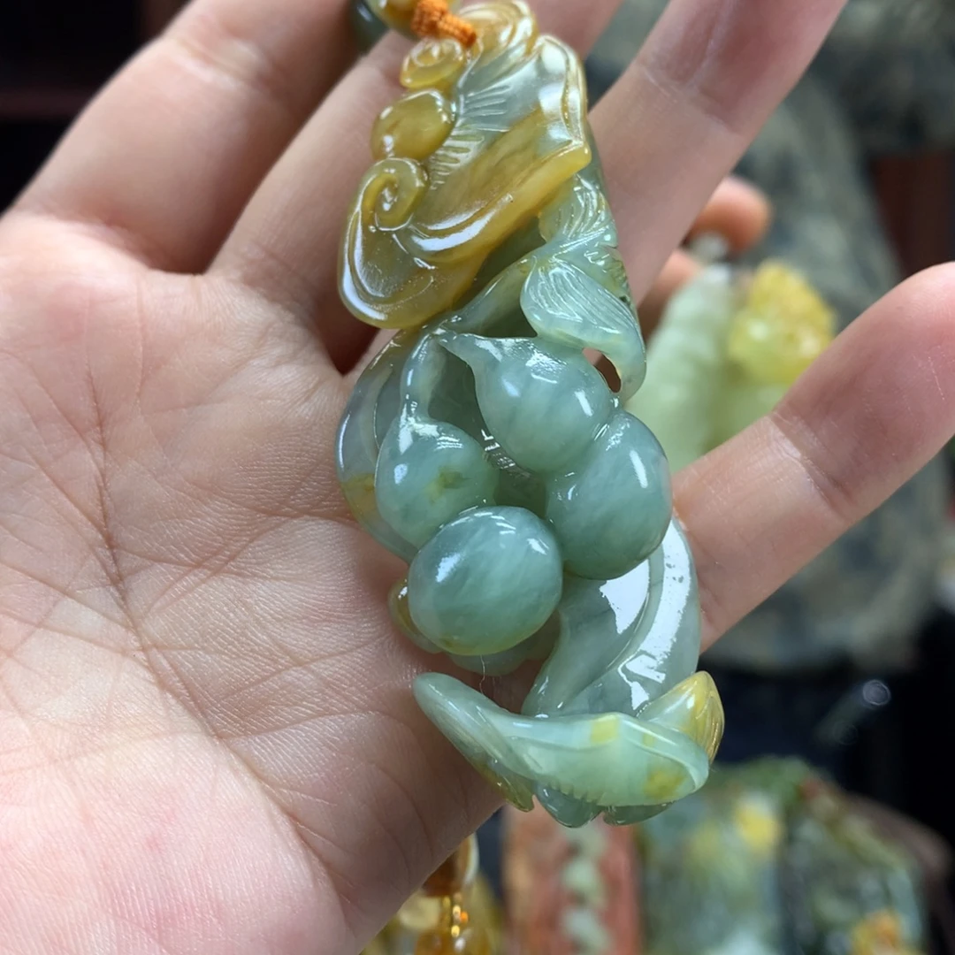 未镶嵌蛇纹石玉颈饰