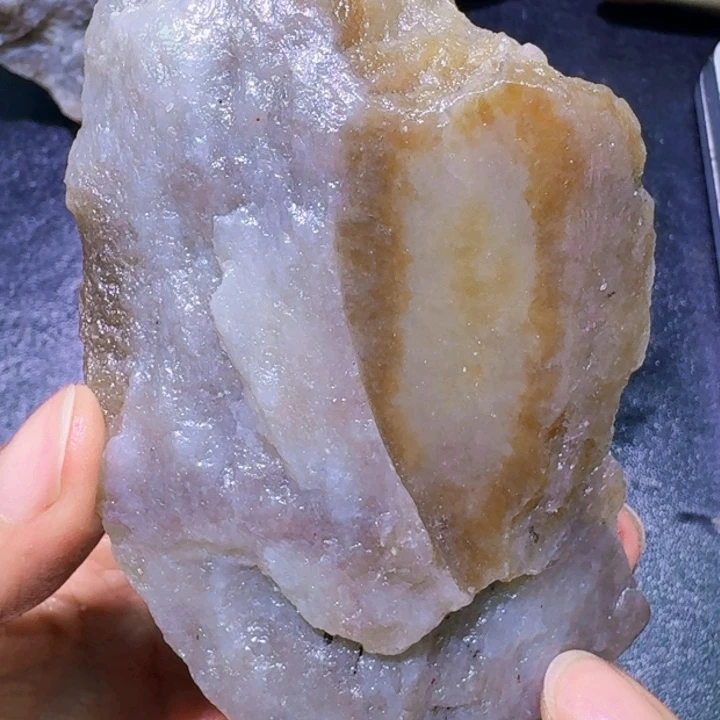 未镶嵌和田玉（糖玉）珠宝半成品