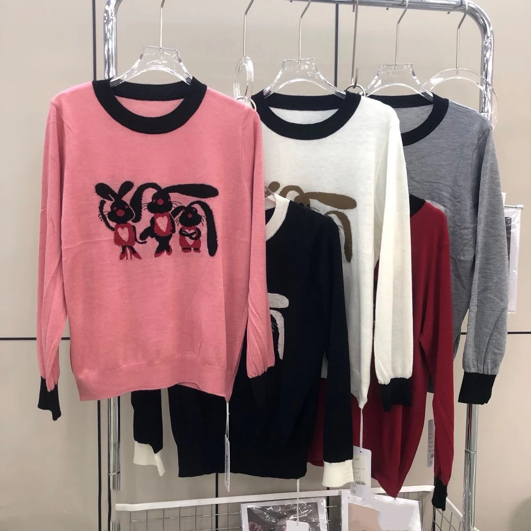 【南油玲姐】黑色卡通图案长袖薄款针织衫A2338