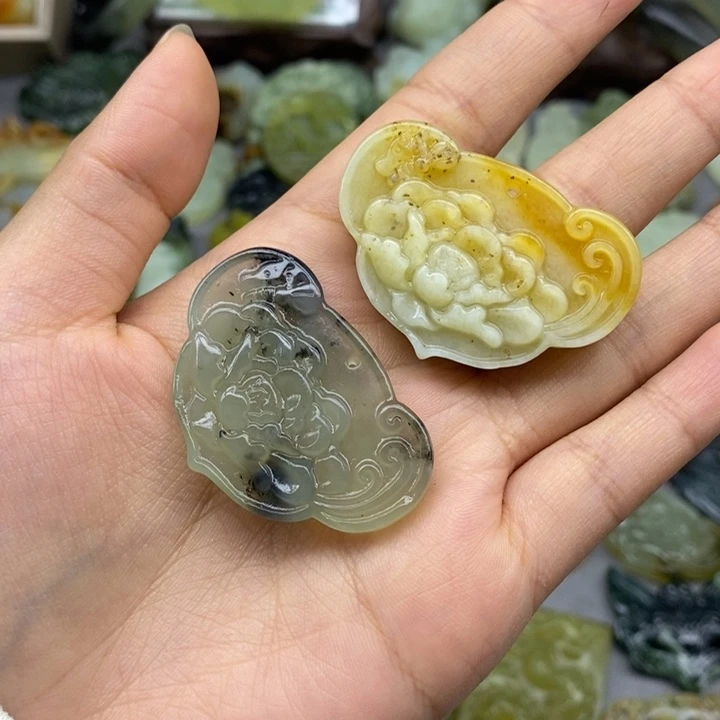 蛇纹石玉未镶嵌颈饰