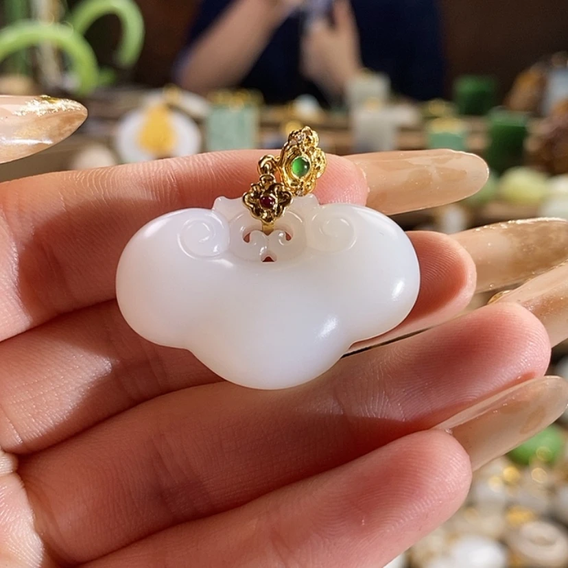 【闪购商品】和田玉吊坠18K金镶嵌