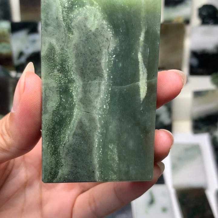葫***芦颈饰未镶嵌和田玉有瑕