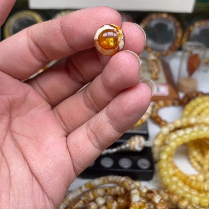 d***g琥珀未镶嵌裸石40号