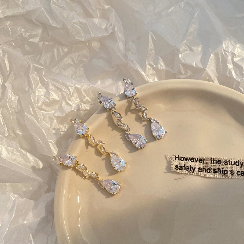 铜合金耳饰 小众锆石高级感超闪轻奢设计气质简约长款水滴女