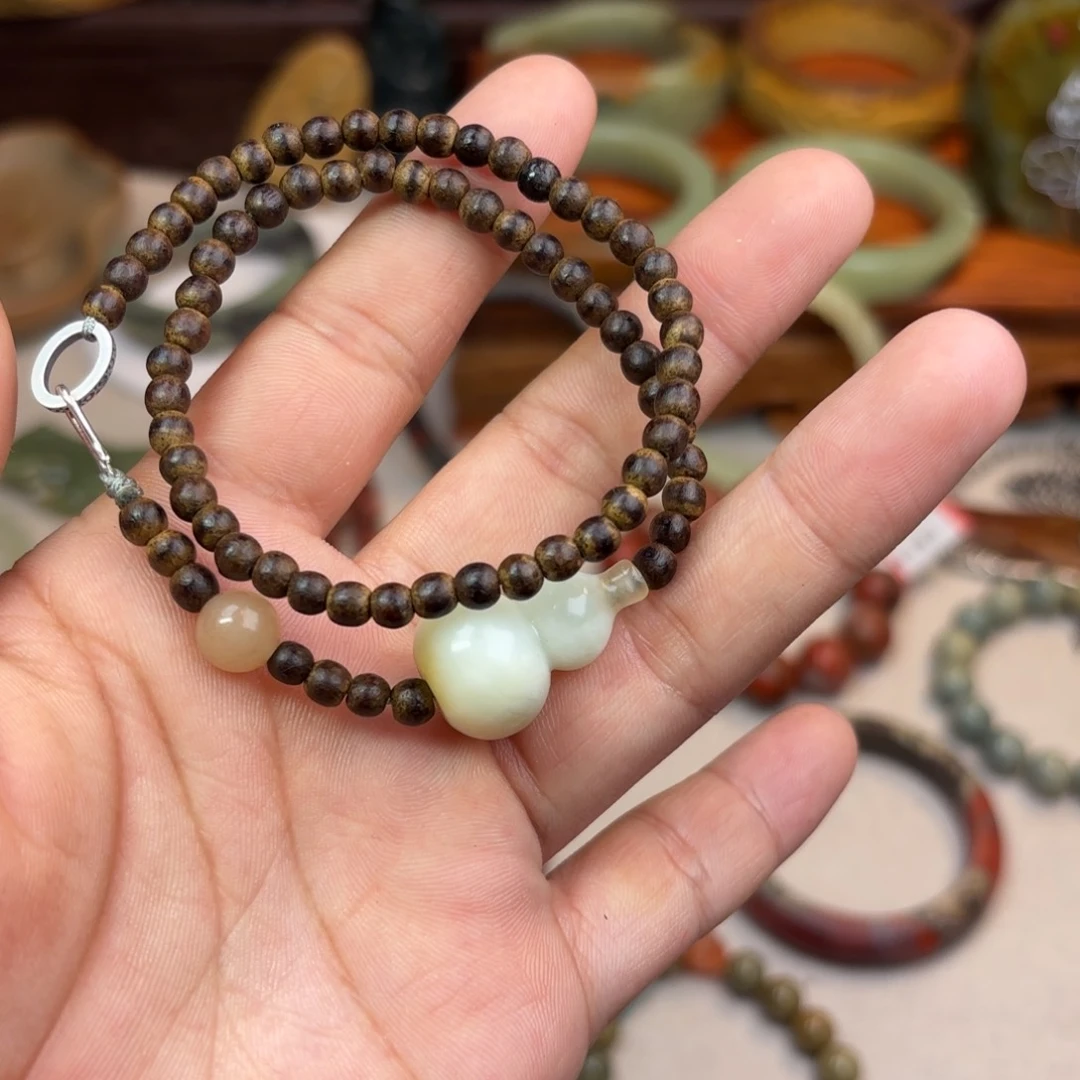 岫岩河磨玉（透闪石质玉）颈饰未镶嵌