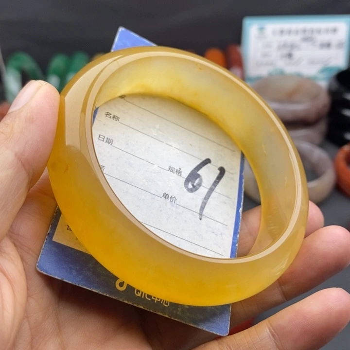 未镶嵌手镯石英质玉