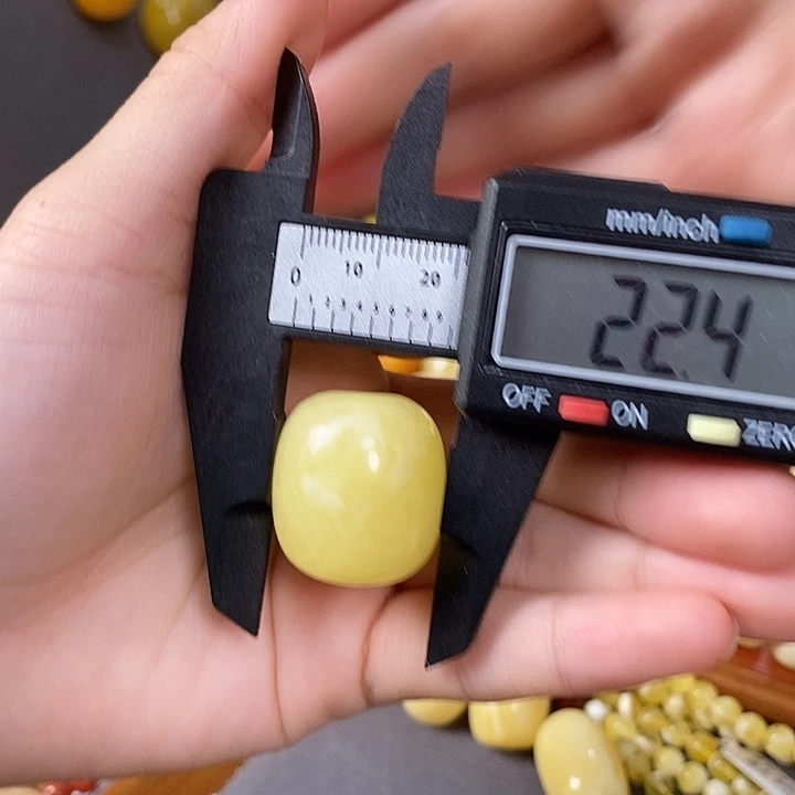 琥珀未镶嵌裸石772
