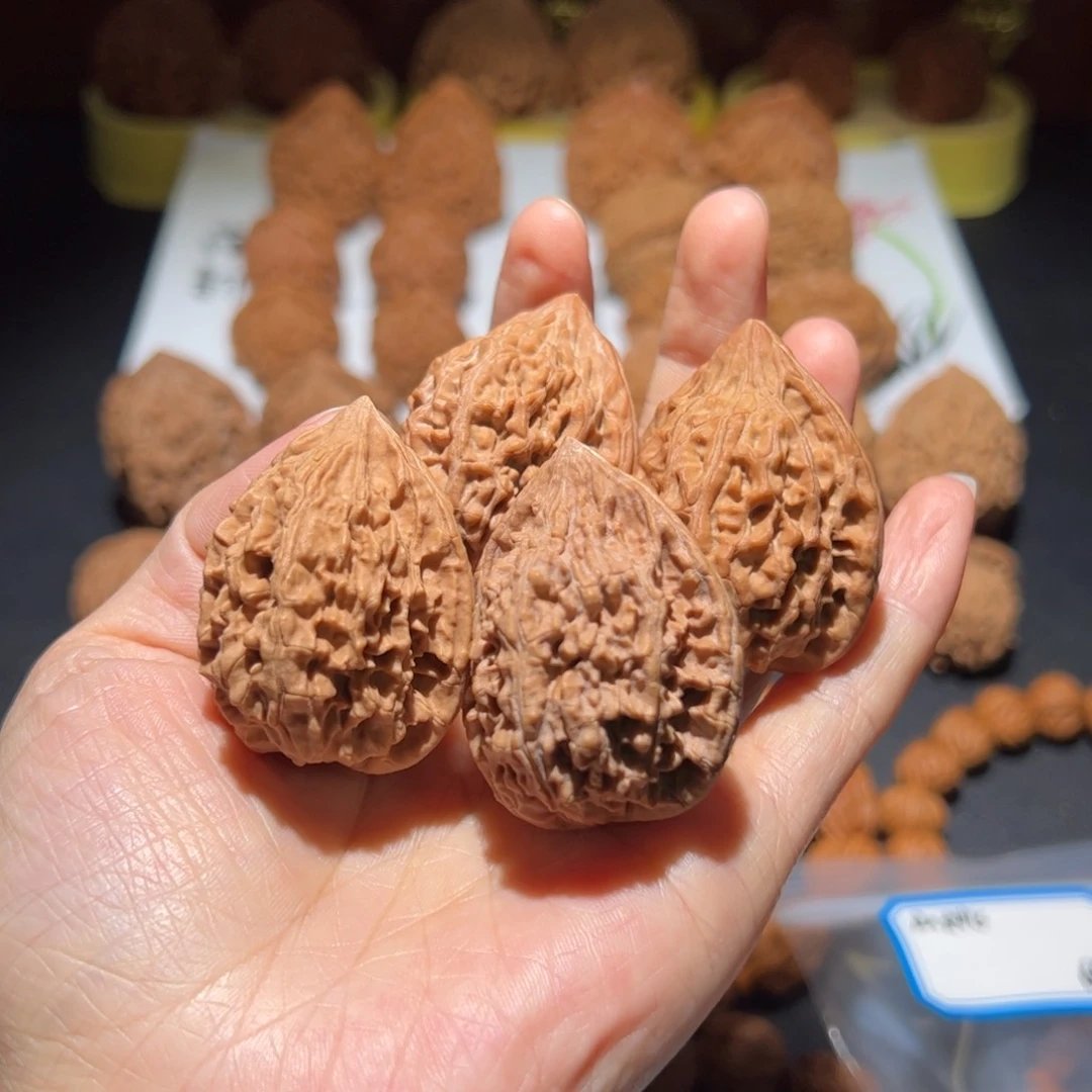 文玩核桃把件?****?水晶鸡心，秦小鸭