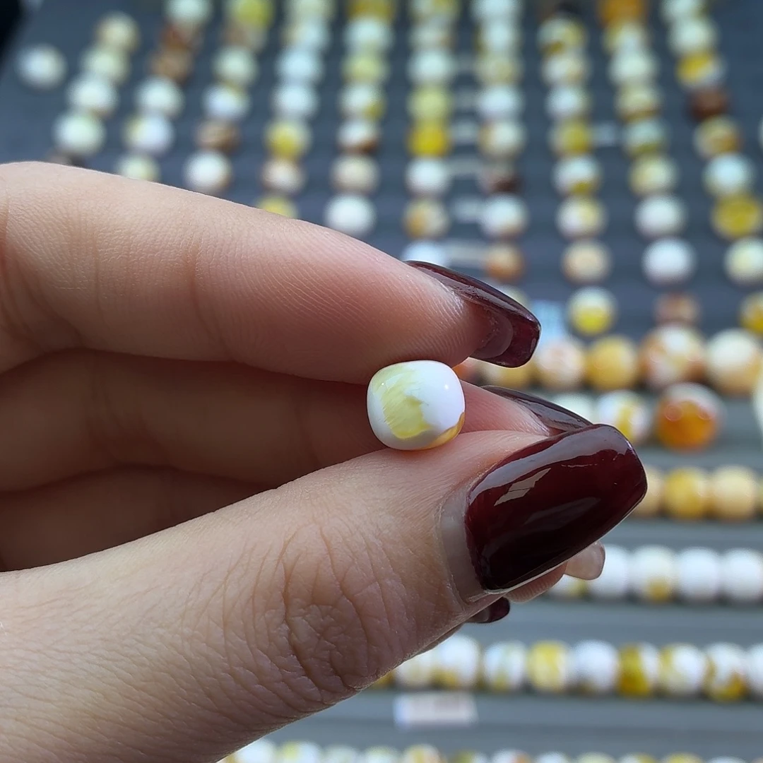 琥珀未镶嵌裸石8.7*8mm