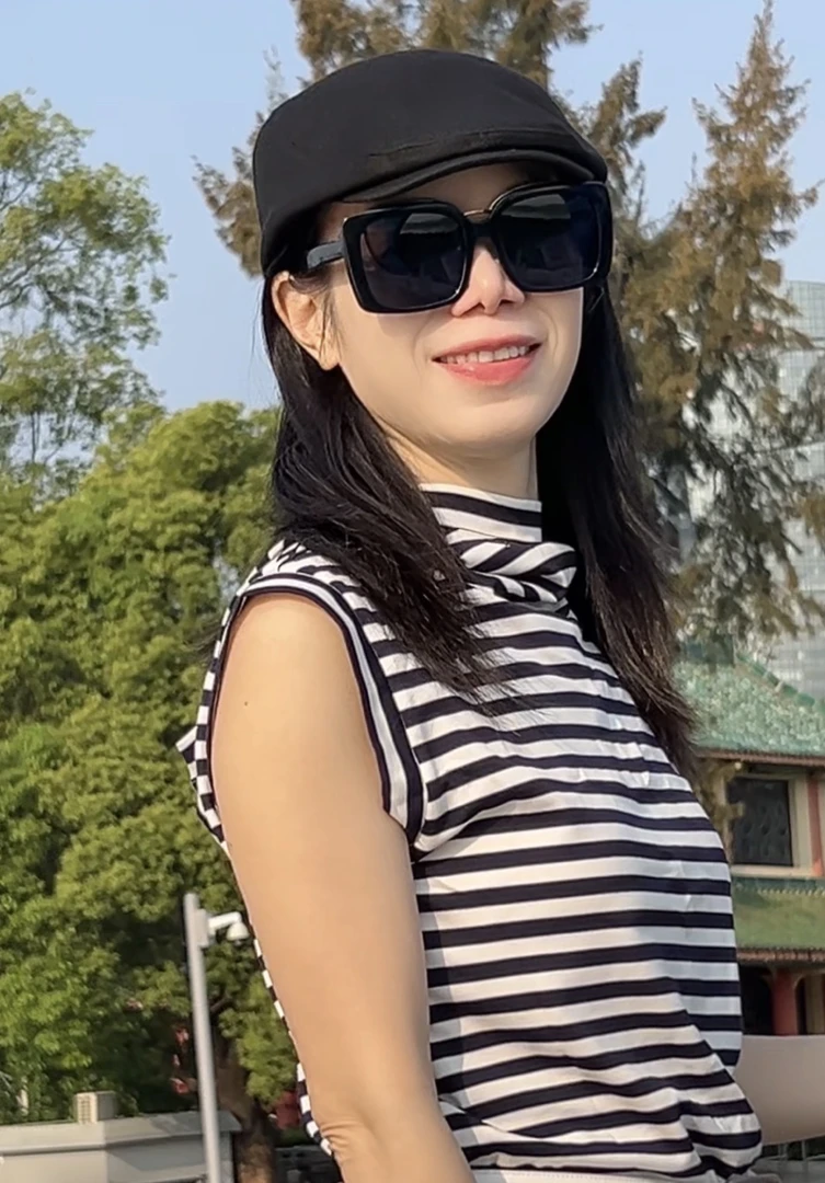 蓝白条纹无袖连帽上衣经典条纹款打底外穿都美