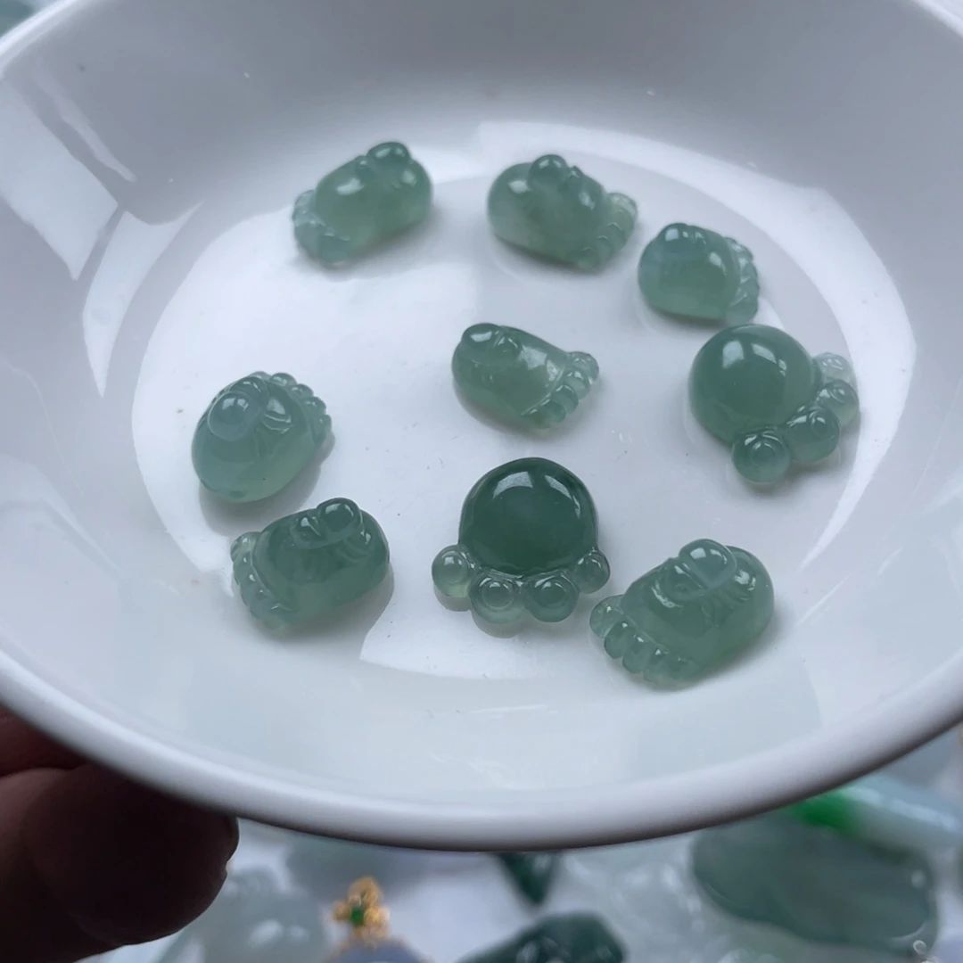 翡翠未镶嵌颈饰翡翠冰绿知足