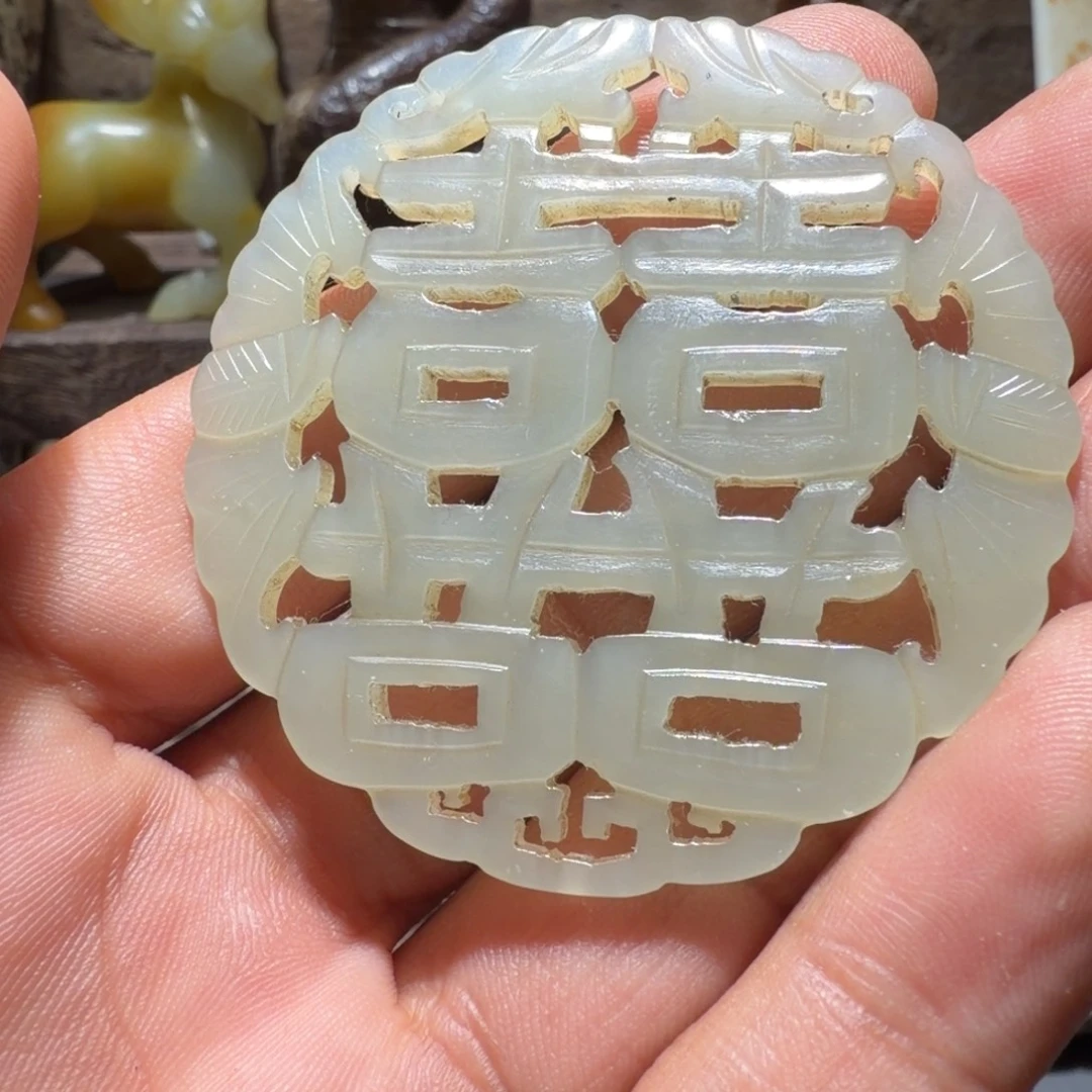 王***甯和田玉（糖玉）未镶嵌颈饰