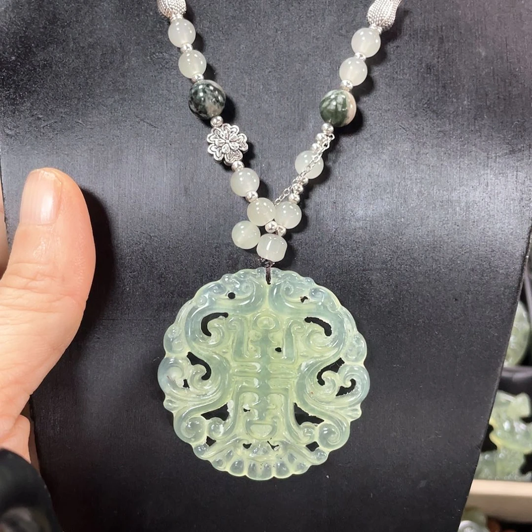 蛇纹石玉颈饰未镶嵌