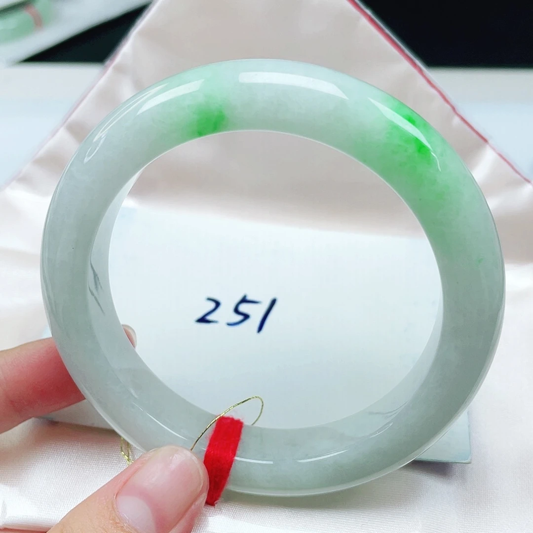 翡翠未镶嵌手镯正圈56.5