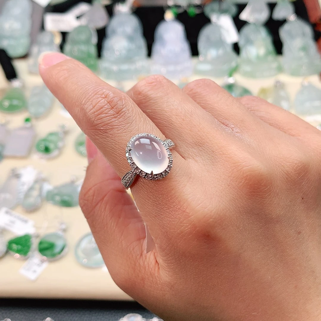 翡翠18K金镶嵌颈饰戒指