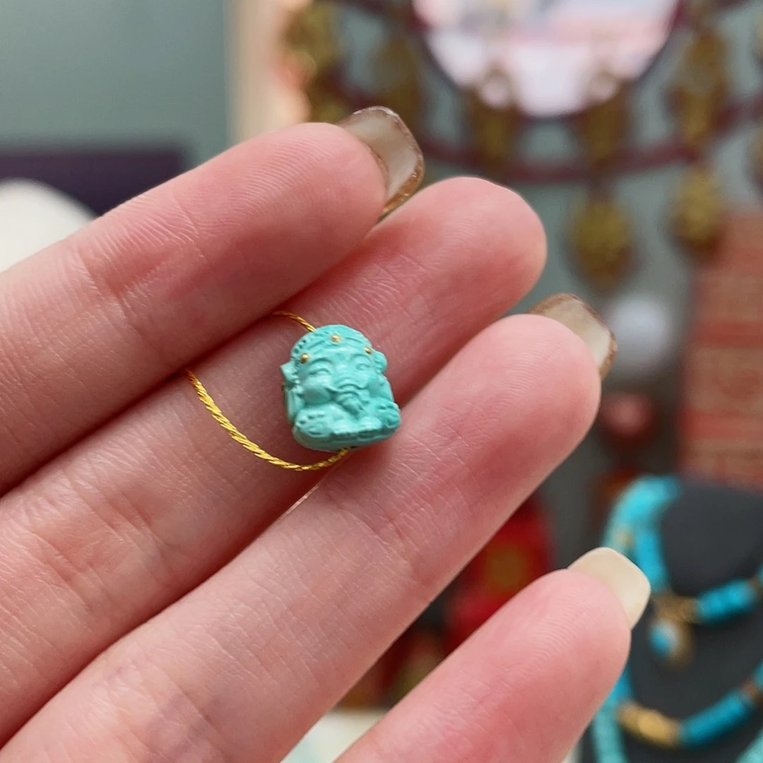 绿松石颈饰未镶嵌