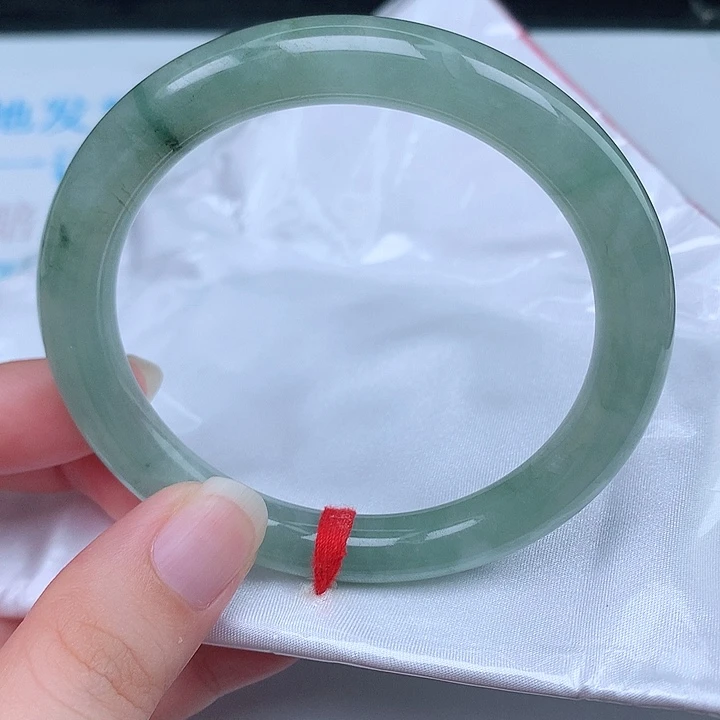 翡翠手镯（圆镯）未镶嵌天然