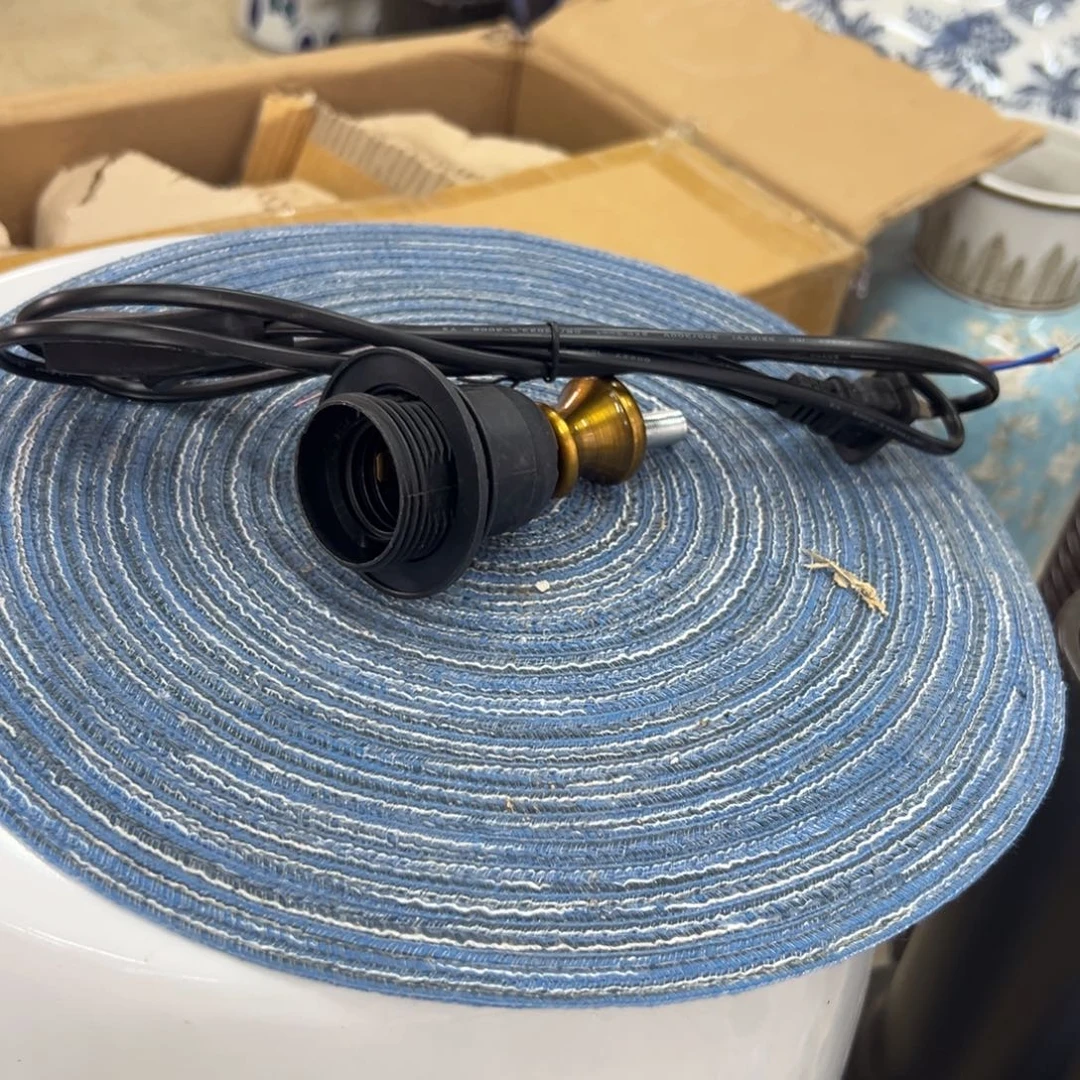 莉***子微瑕青花瓷器值得厚爱
