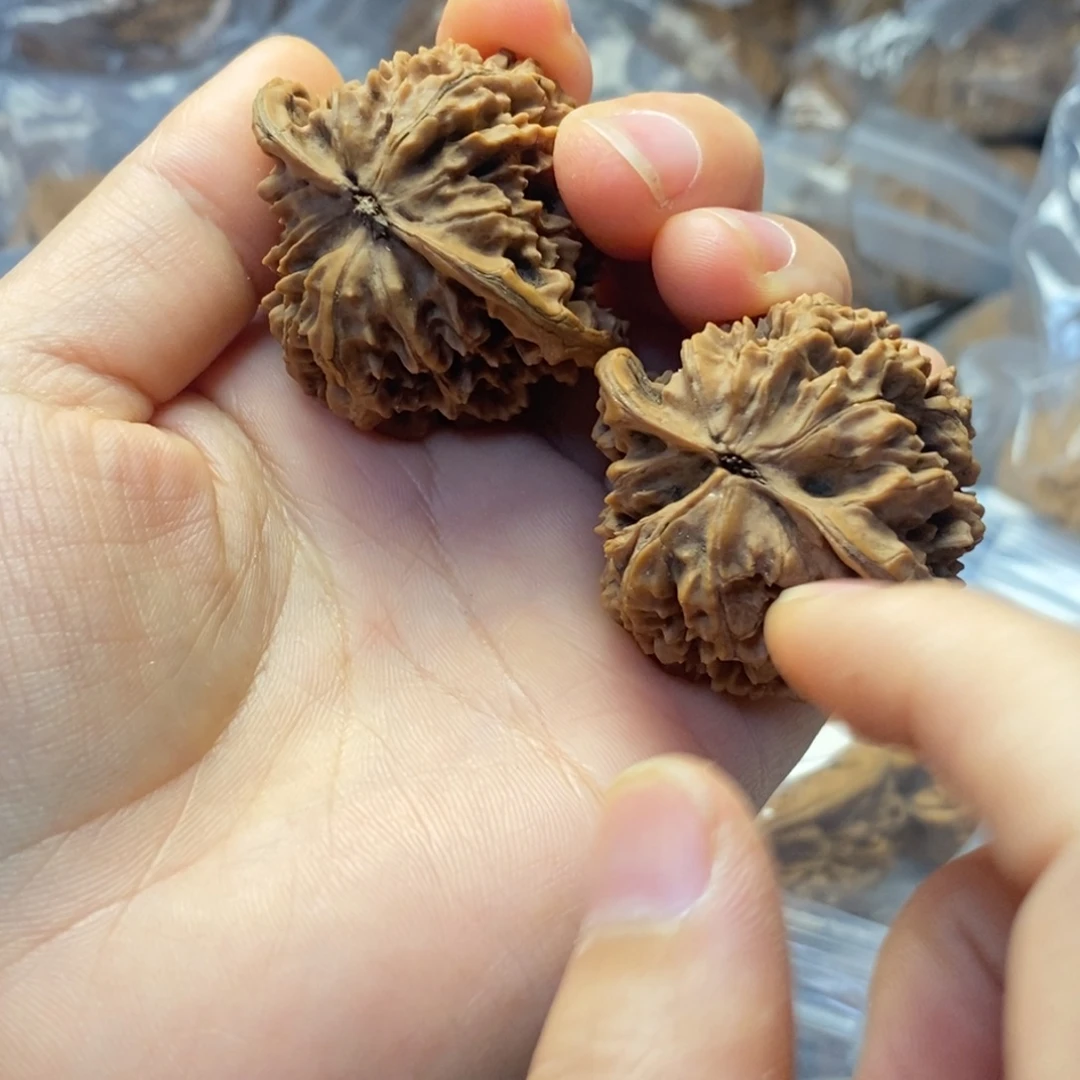文玩核桃吊坠帝王42
