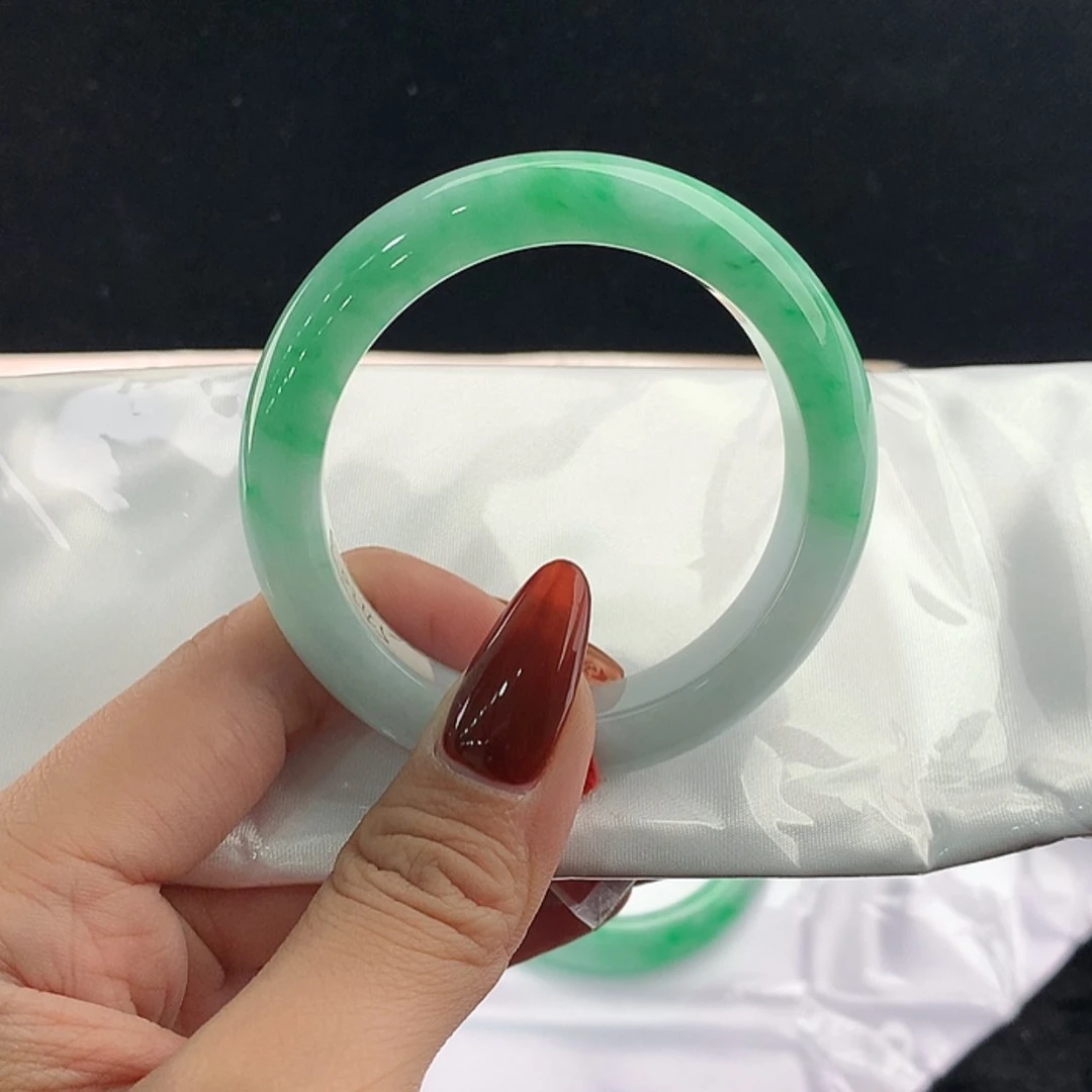 【闪购商品】未镶嵌手镯翡翠正52