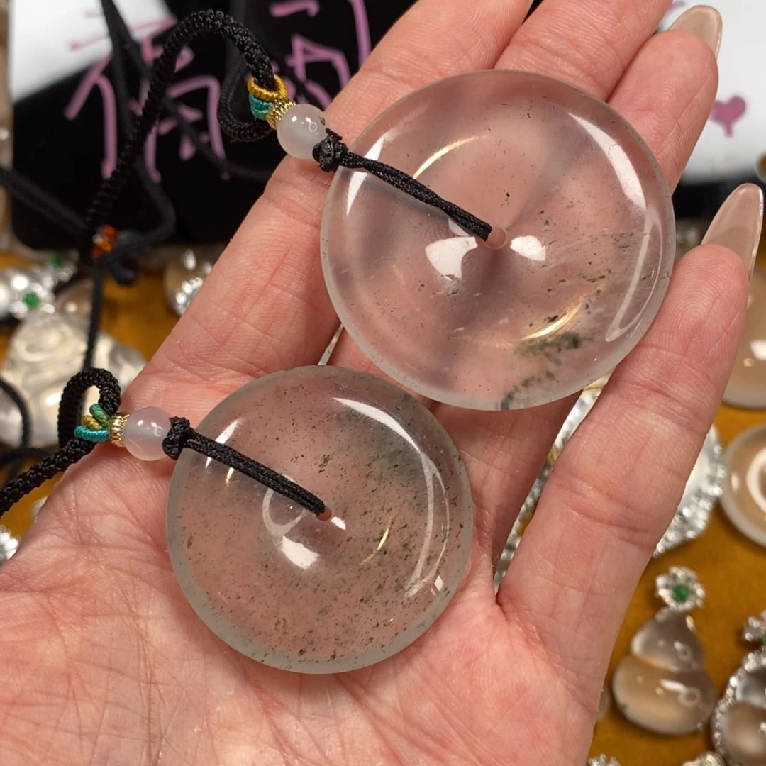 石英质玉未镶嵌颈饰平安扣随机发一件