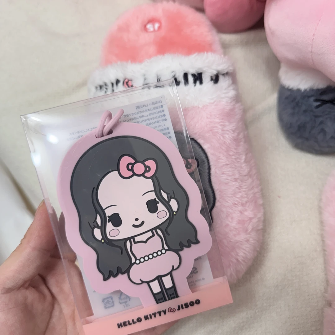 【首尔超限】Hello Kitty x JISOO联名 JISOO头像 行李牌挂绳