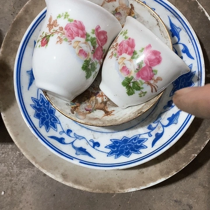 瓷片谢*谢品相都很好，你看没有两只这种的一边了1