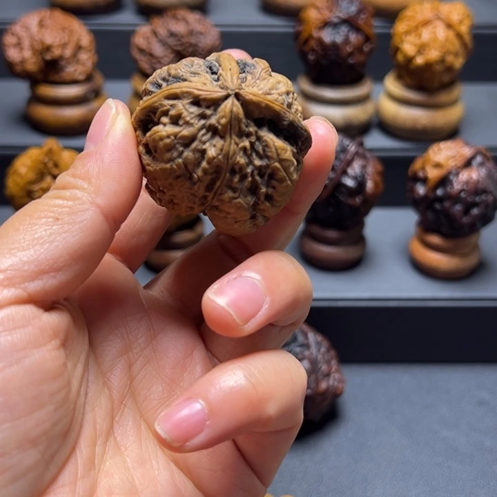 秋***水文玩核桃把件L九五43