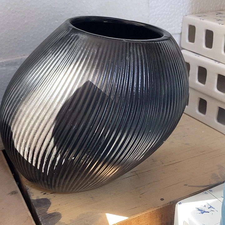 陶瓷花盆有孔 瑕疵介意勿拍