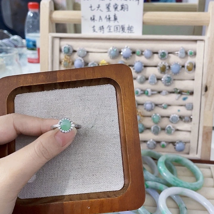 翡翠未镶嵌颈饰天然翡翠Ａ货