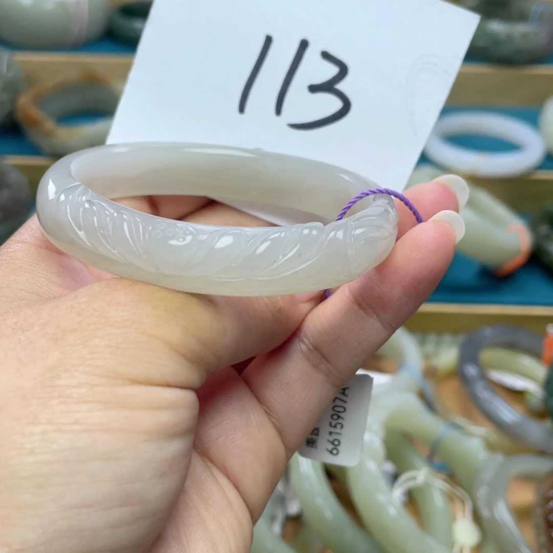 未镶嵌手镯（贵妃镯）和田玉圈口57