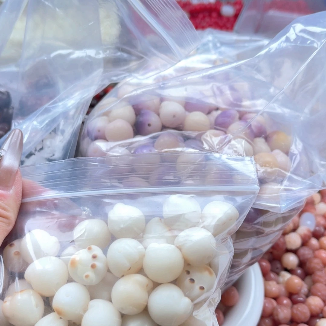 白玉菩提吊坠z17mm20颗。福利不售后