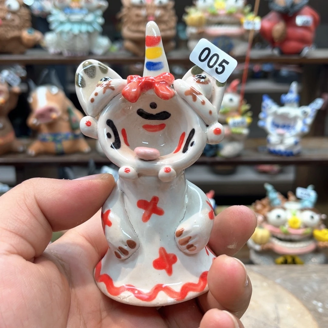 摆件直播间纯手工抽象陶瓷摆件005