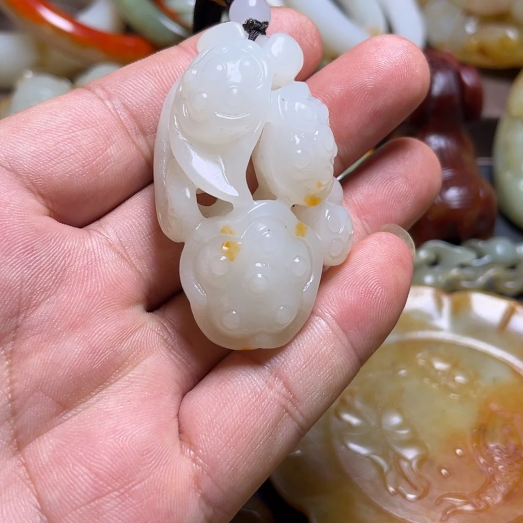 浪***哥和田玉未镶嵌颈饰