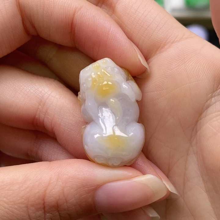 翡翠未镶嵌颈饰吊坠