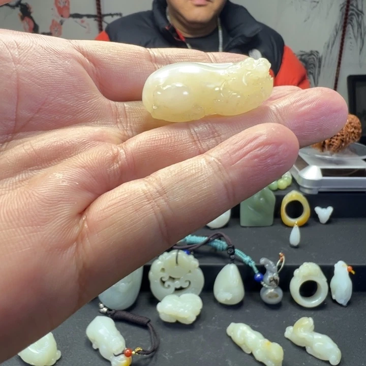 和田玉未镶嵌项链