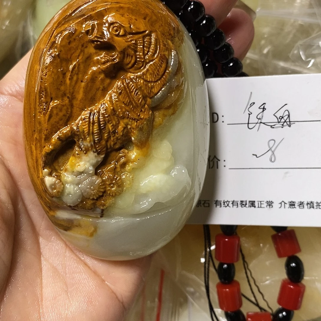石材铁**心古青石手把件