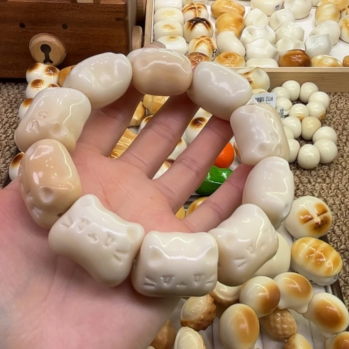 手串菩提根/象牙果11.27.26象牙果糖心呆呆猫微瑕