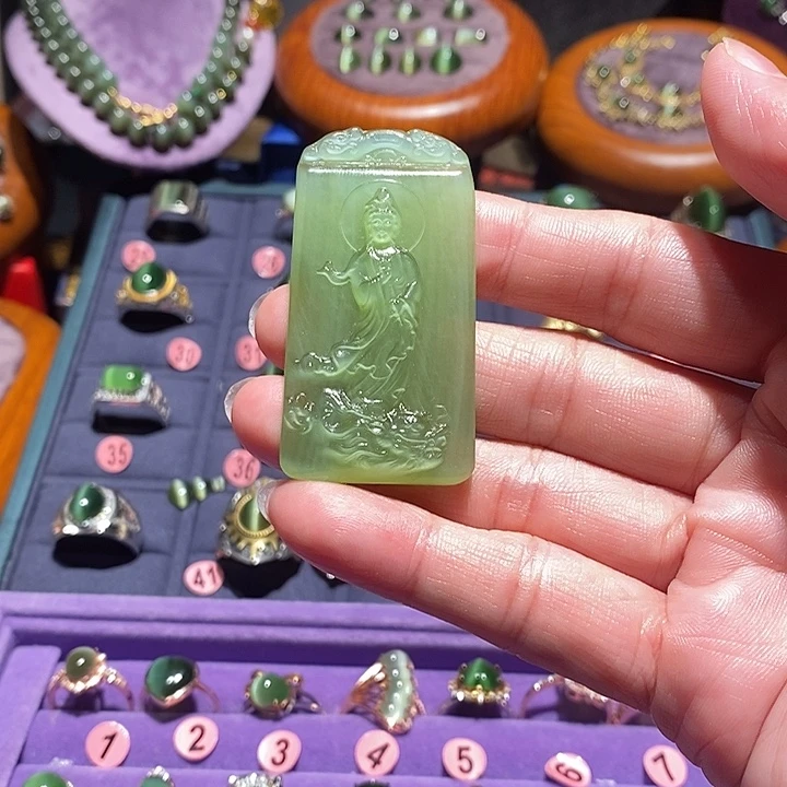 十***少颈饰未镶嵌和田玉（碧玉）
