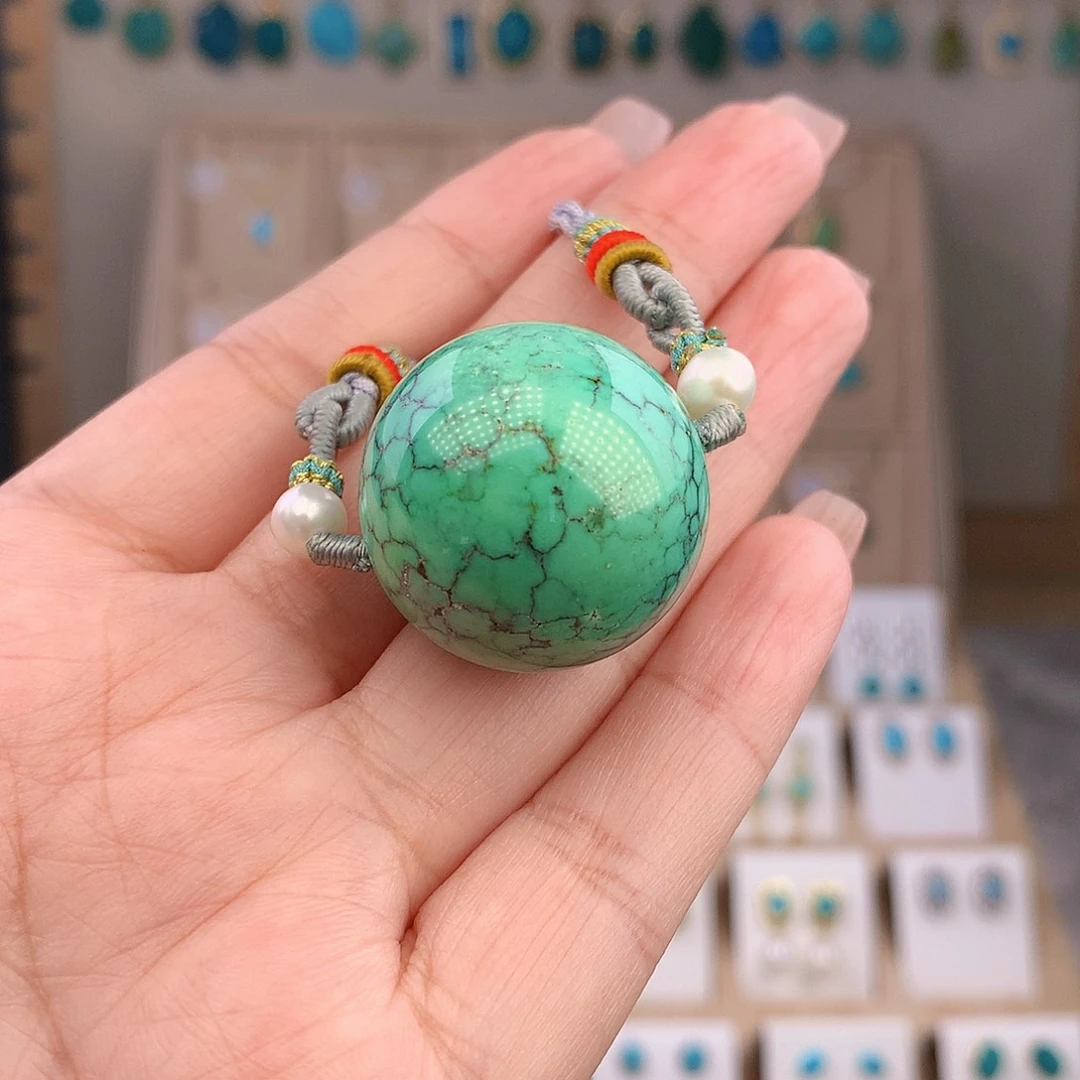 绿松石未镶嵌颈饰