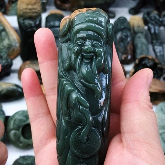 未镶嵌岫岩河磨玉（透闪石质玉）把件