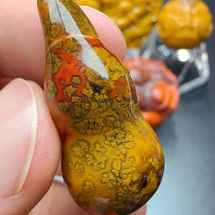 玛瑙/玉髓战国红未镶嵌爱**阳