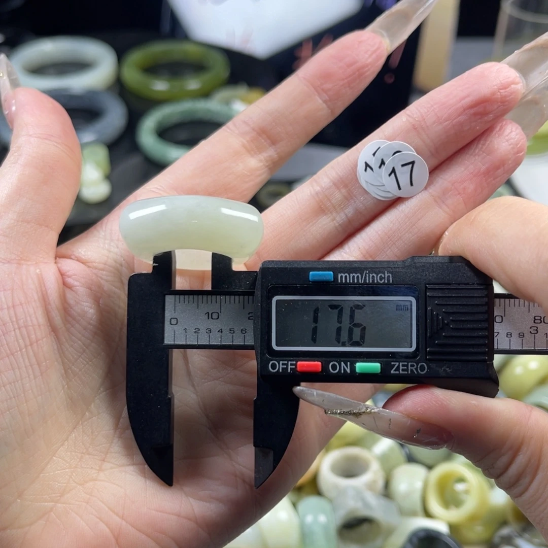 蛇纹石玉未镶嵌戒指